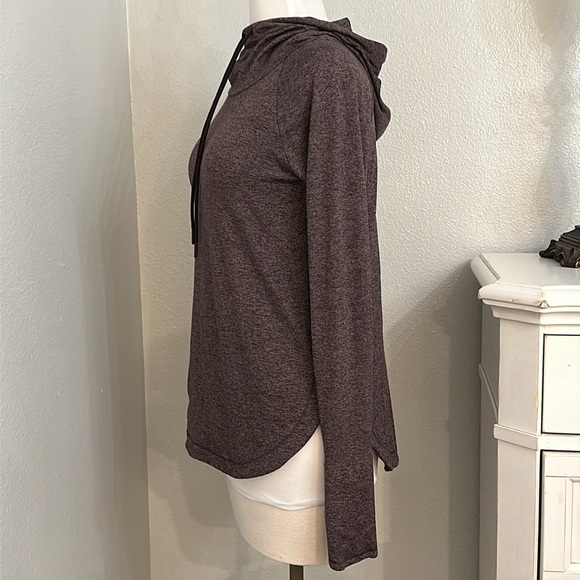 Athleta Uptempo Long Sleeve Thumbholes Hoodie Top Heather Purple Size XS - Picture 5 of 14